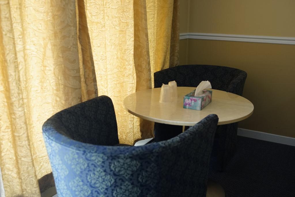 Motel Montreal Notre-Dame-de-l'Ile-Perrot Eksteriør billede