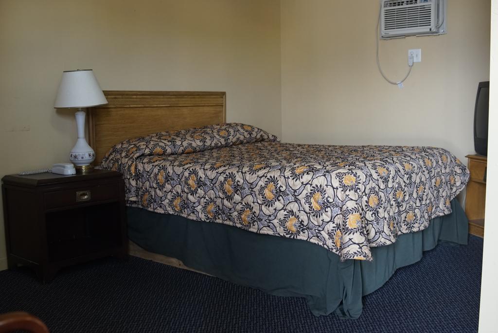 Motel Montreal Notre-Dame-de-l'Ile-Perrot Eksteriør billede