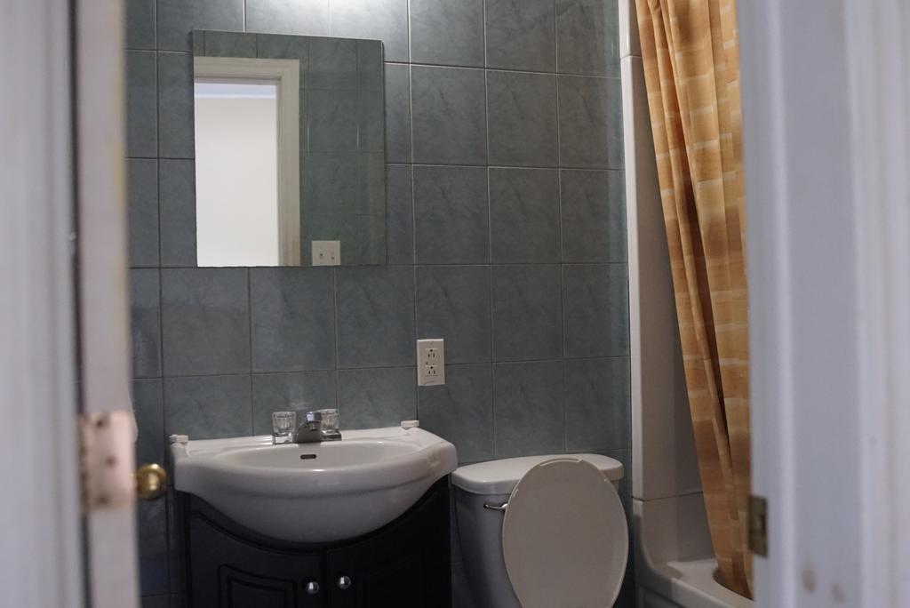 Motel Montreal Notre-Dame-de-l'Ile-Perrot Eksteriør billede