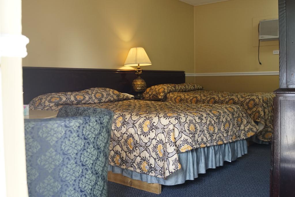 Motel Montreal Notre-Dame-de-l'Ile-Perrot Eksteriør billede