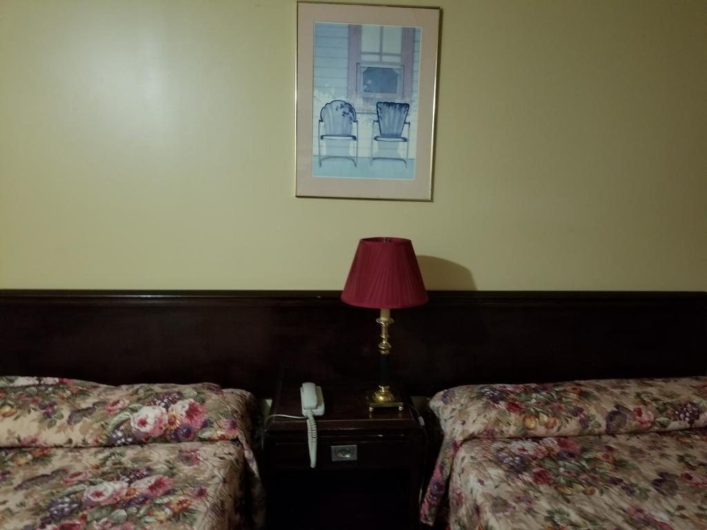 Motel Montreal Notre-Dame-de-l'Ile-Perrot Eksteriør billede