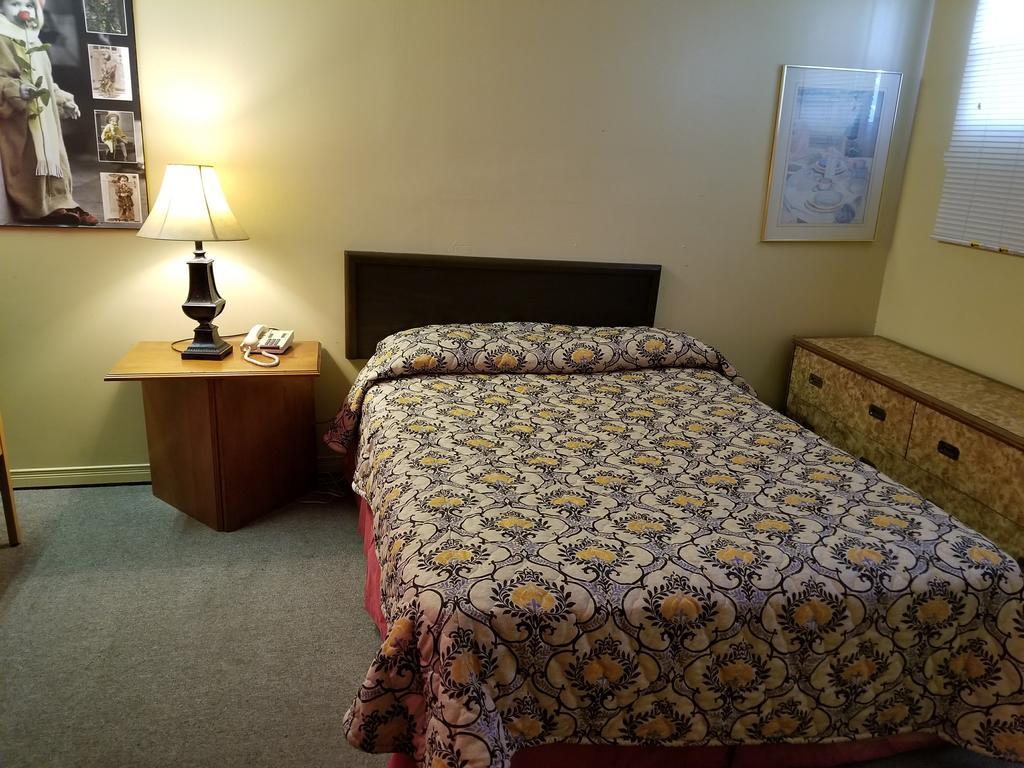 Motel Montreal Notre-Dame-de-l'Ile-Perrot Eksteriør billede