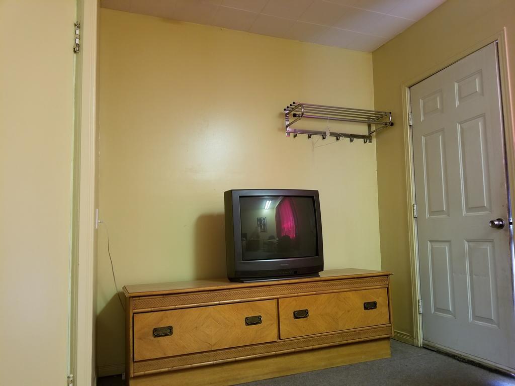 Motel Montreal Notre-Dame-de-l'Ile-Perrot Eksteriør billede