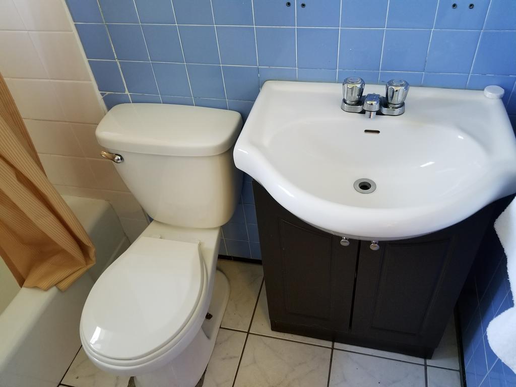 Motel Montreal Notre-Dame-de-l'Ile-Perrot Eksteriør billede
