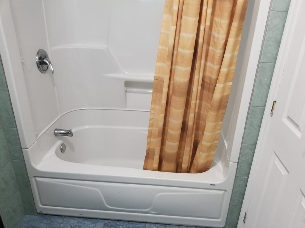 Motel Montreal Notre-Dame-de-l'Ile-Perrot Eksteriør billede