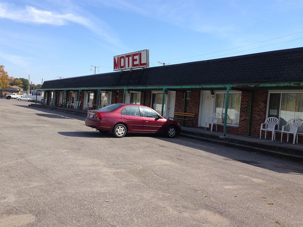 Motel Montreal Notre-Dame-de-l'Ile-Perrot Eksteriør billede