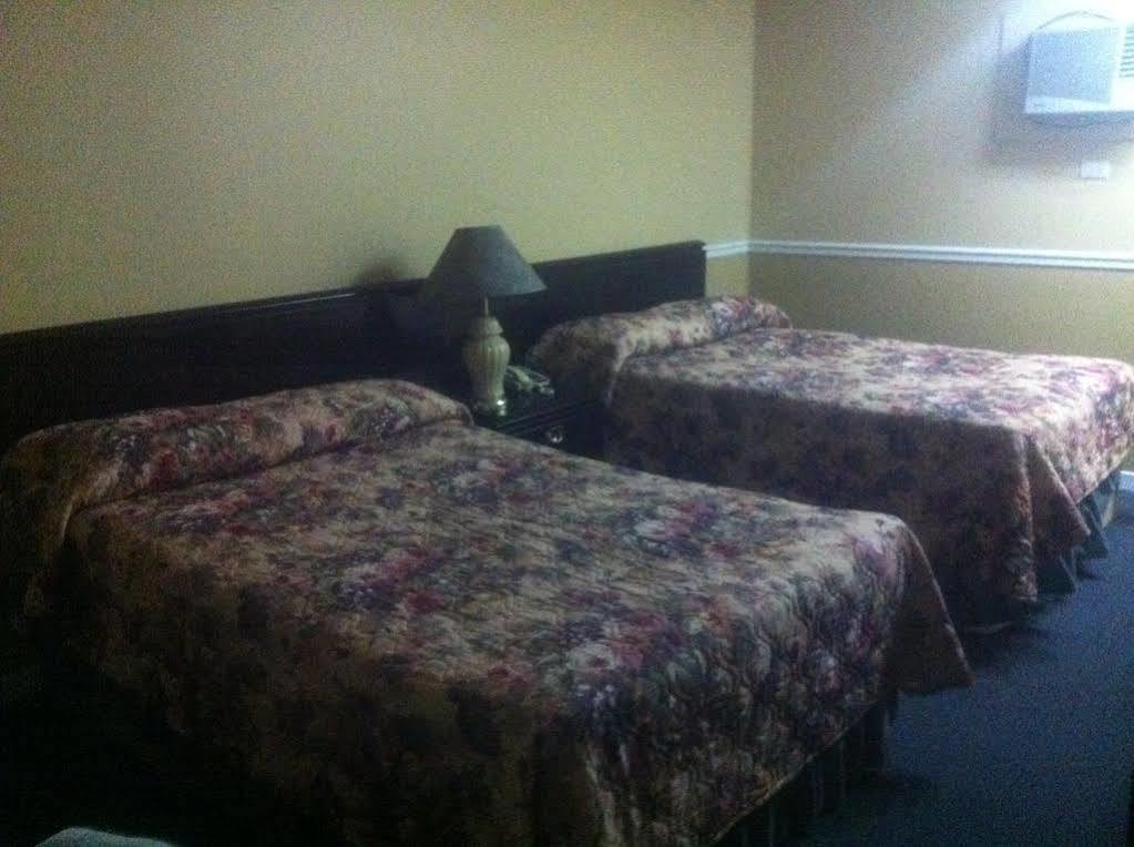 Motel Montreal Notre-Dame-de-l'Ile-Perrot Eksteriør billede