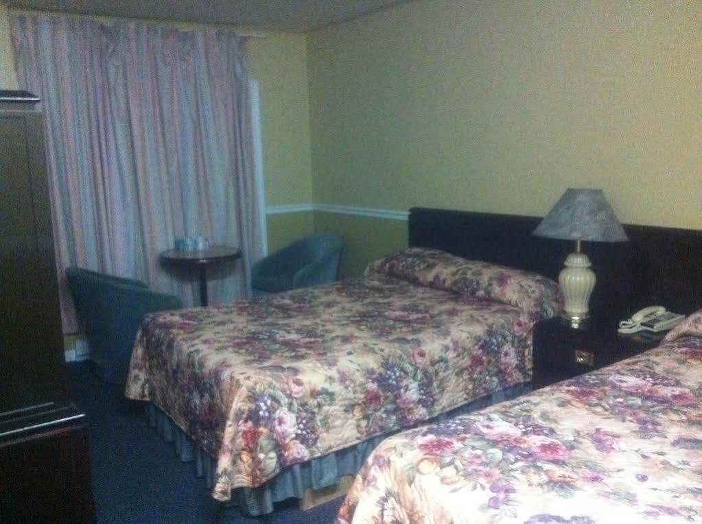 Motel Montreal Notre-Dame-de-l'Ile-Perrot Eksteriør billede